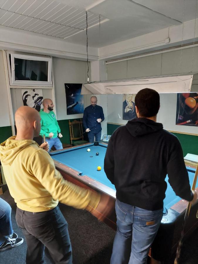 Hostel Suzzzy Novska Exteriör bild