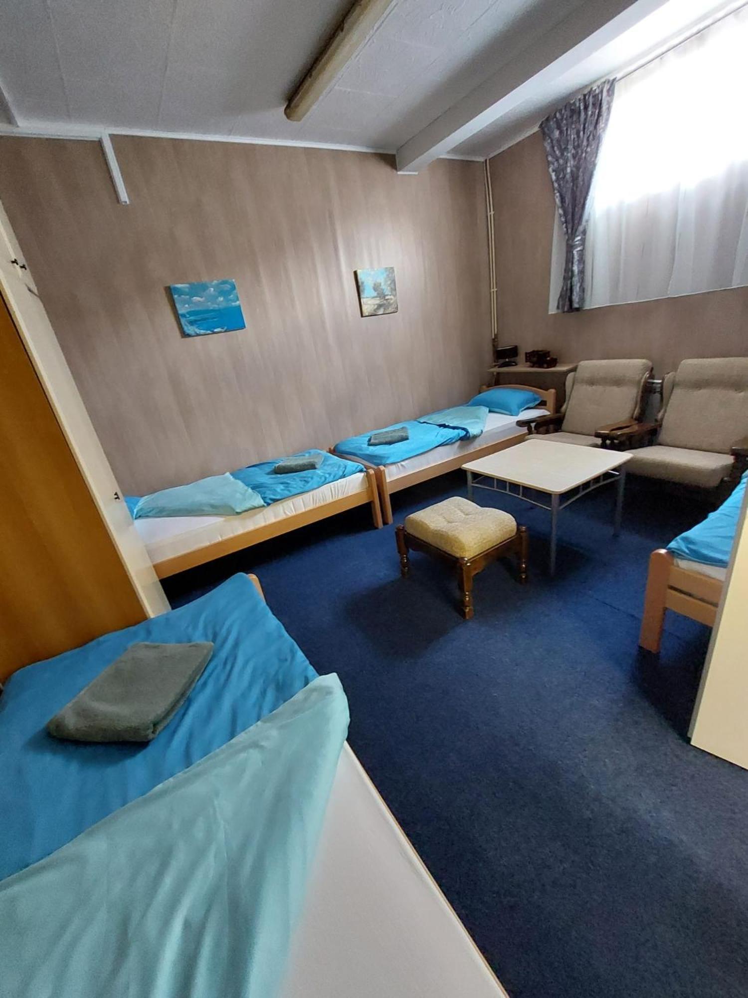 Hostel Suzzzy Novska Exteriör bild